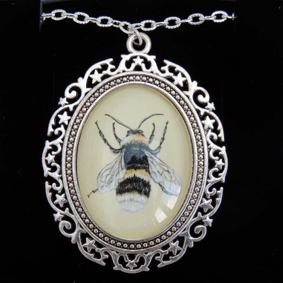 Bee Pendant Necklace - Fancy Silver Style