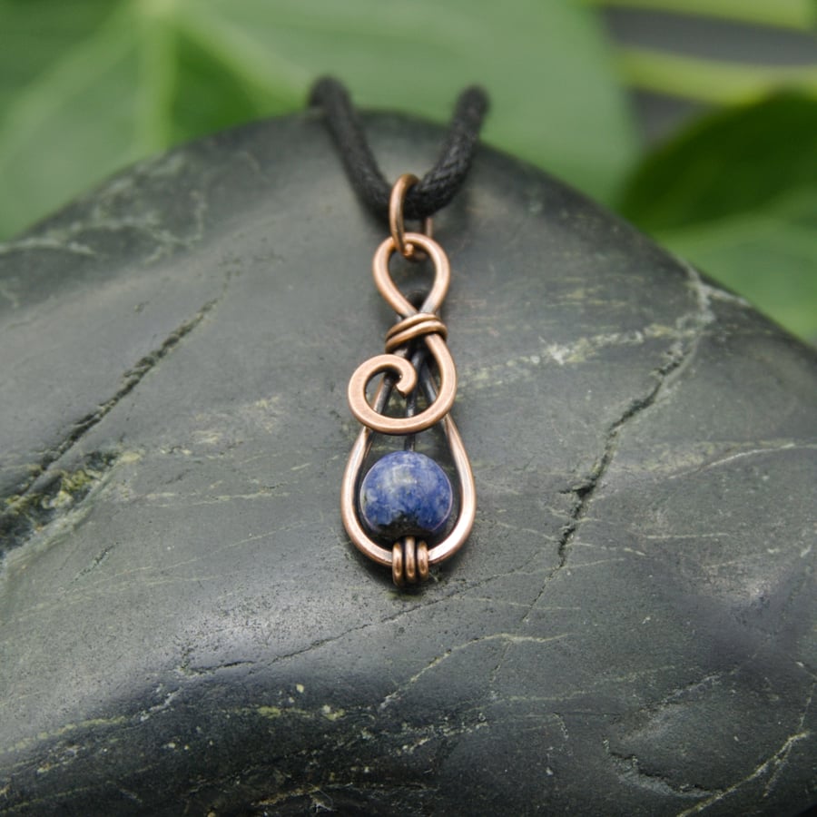 Hammered Copper Mini Spiral Pendant with Sodalite bead