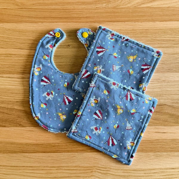 Newborn Baby Boxed Gift Set-Bib & Matching Baby Wipes Bib-Circus Design-BGS22