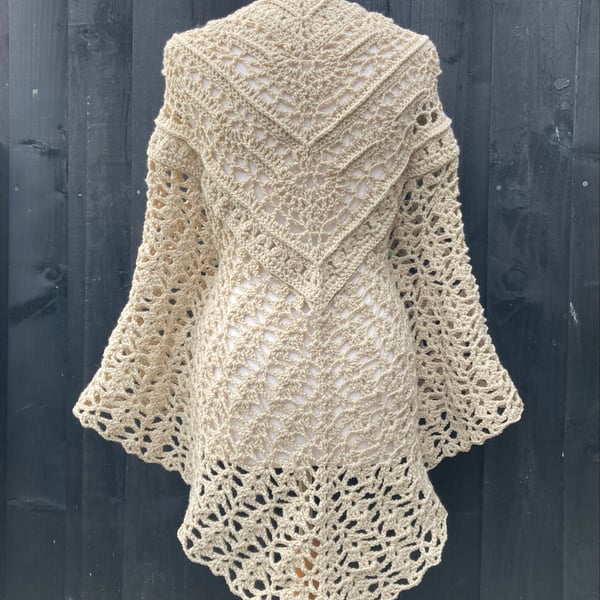 Feminine Lace Triangle Wrap Shawl Scarf in Soft Beige Vegan Yarn 
