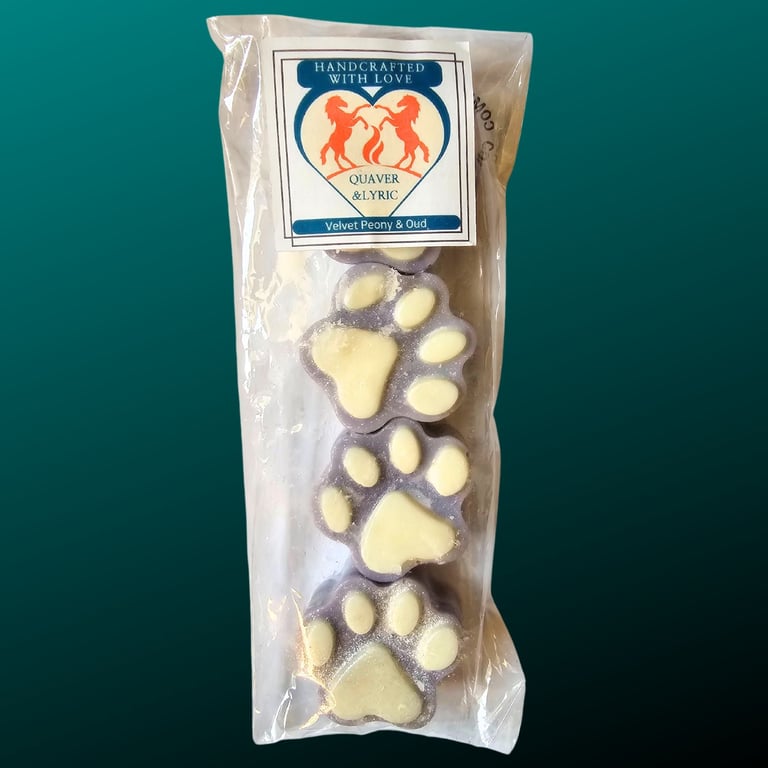 Scented Soy Wax Melt Paws Two Tone 4 Pack Velvet Peony and Oud Fragrance Gift