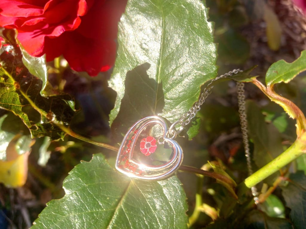 Elegant Red and White Flower in a Silver Heart Pendant Necklace