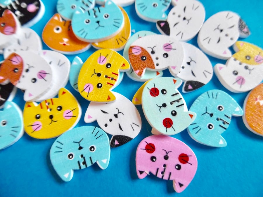 10 x Cat face  Shape Wood Patterned Buttons  2 holes 20mm