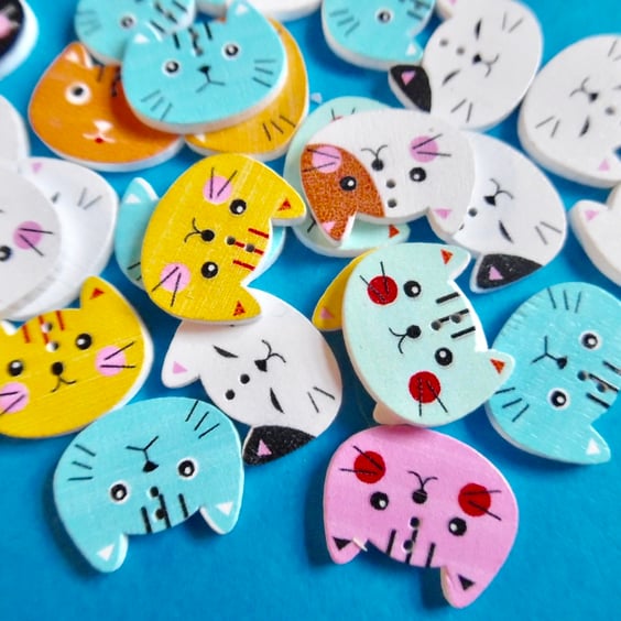 10 x Cat face  Shape Wood Patterned Buttons  2 holes 20mm