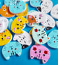 10 x Cat face  Shape Wood Patterned Buttons  2 holes 20mm - Image 1