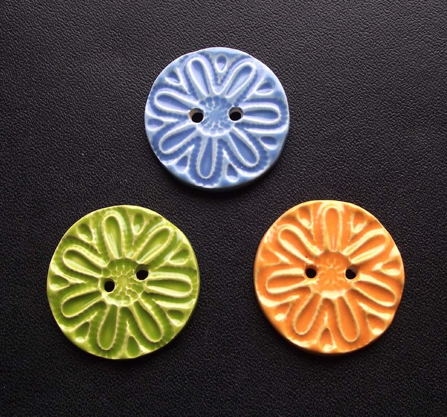 Set of three large ceramic buttons