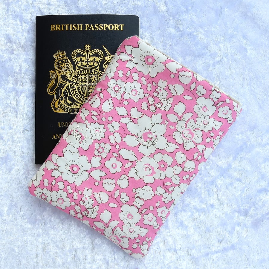 Passport Pouch. Passport sleeve.  Made from Liberty Tana Lawn.