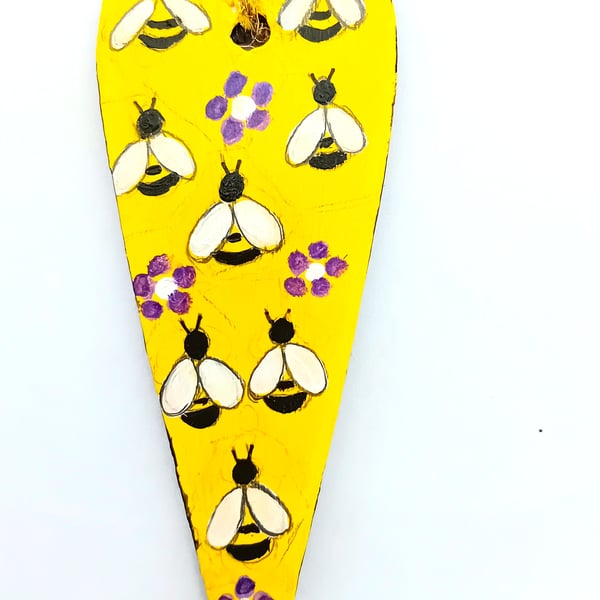 Bees and flowers cute little heart shape hand painted