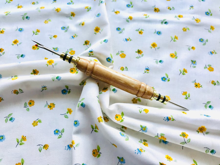 Woodturned seam ripper with stiletto