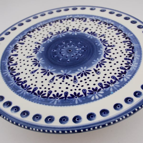 blue and white cake stand