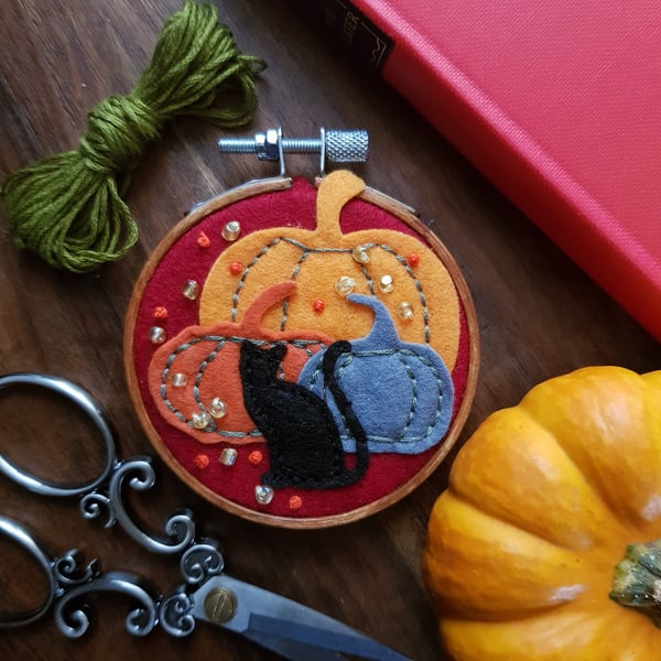 Black cat with pumpkins - small wall decoration 