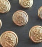 1 2" 12.5mm 20L Gold crest Buttons - Image 3