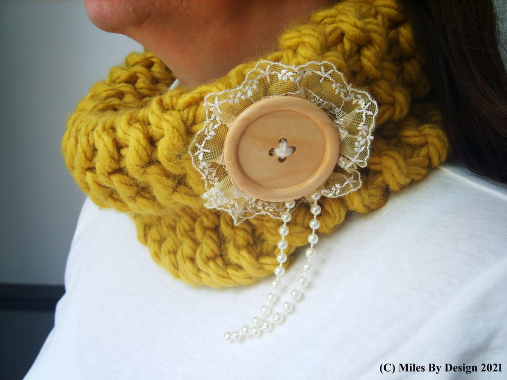 Vintage Style Ochre Chunky Neck Warmer