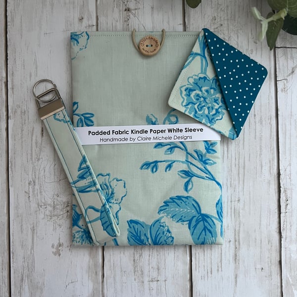 GIFT SET: Kindle Paper White Cover, Bookmark & Key Fob, Stocking Filler