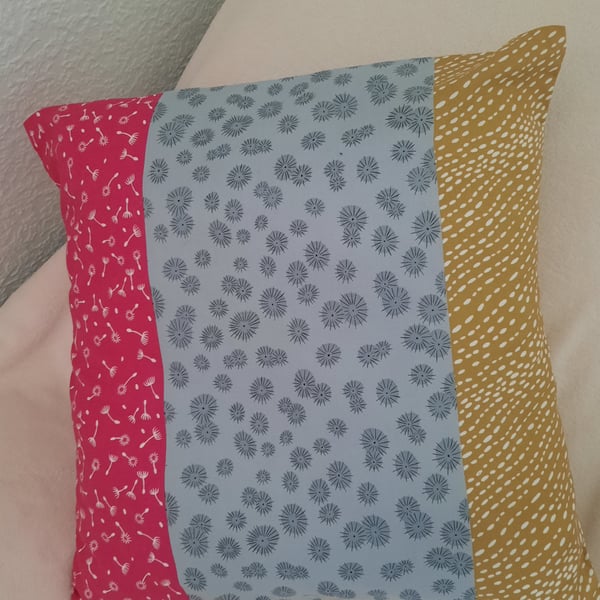 Decorative throw cushion cover