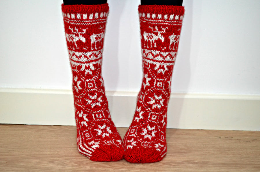 Hand Knit Wool Socks Red White Christmas Reindeer Elk Scandinavian Slippers
