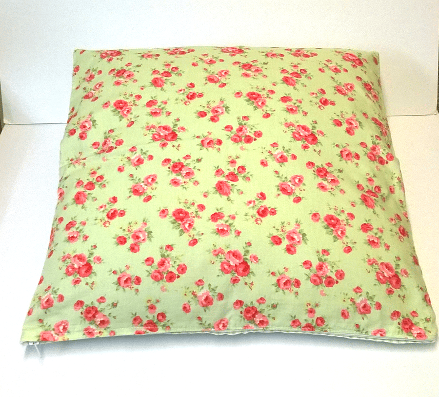 Cushion cover in pale green with pink flowers, 40 cm x 40 cm