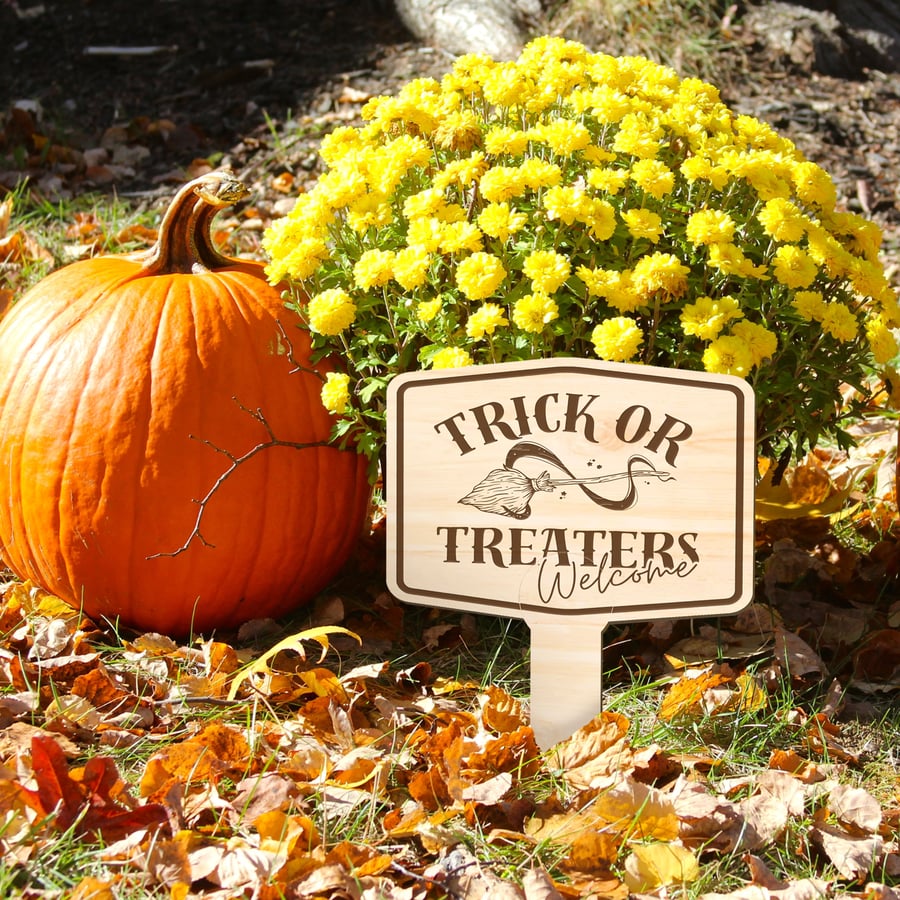 Trick Or Treaters - Broom Garden Plaque: Outdoor Halloween Decoration