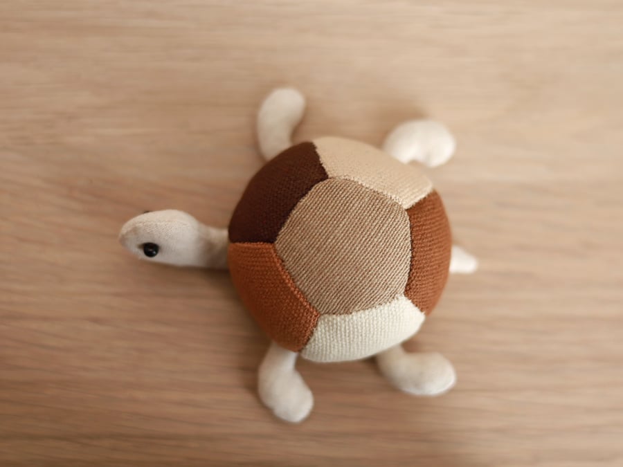 Adorable Turtle Pincushion PDF Sewing Pattern and Tutorial - Ideal Scrap project