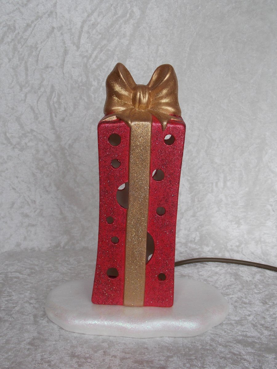 Ceramic Hand Painted Red Gold Glittery Christmas Xmas Gift Present Table Lamp.