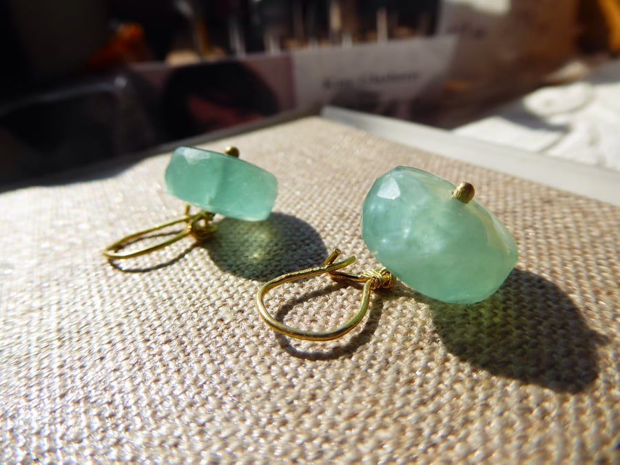 Aqua green Fluorite Drops 18K gold Kidney wire solid gold earrings, 30 carats fl