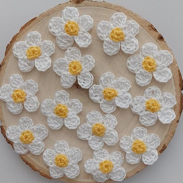 Miniature Crochet Daisy Set - Delicate White Flower Embellishments for Weddings,