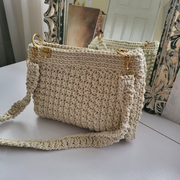 Crochet hand bag white silver 