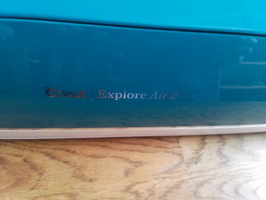 Cricut explore air 2 and accessories.