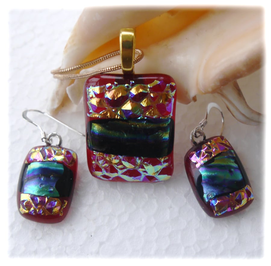 Dichroic Glass Pendant Earring Set 104 Red Band Sparkles with gold plated chain