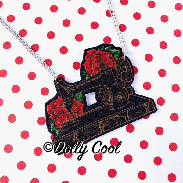 Sewing Machine Necklace - Retro - Dolly cool - Sewing - Tape Measure - Craft - V
