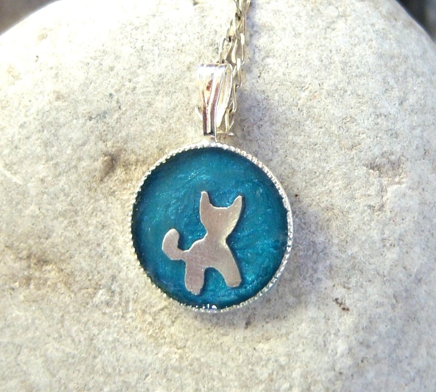 Cat pendant in resin and sterling silver
