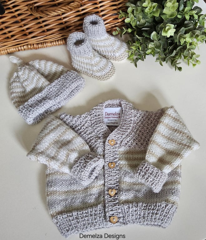 Designer Merino Wool Hand Knitted Baby Cardigan Gift Set Size 3-6 months 