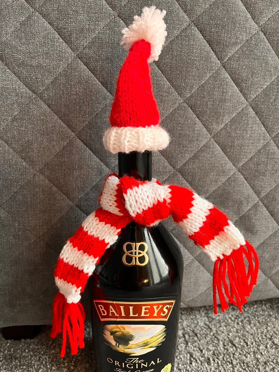 Knitted Christmas Bottle Decoration: Hat and Scarf Bottle Topper
