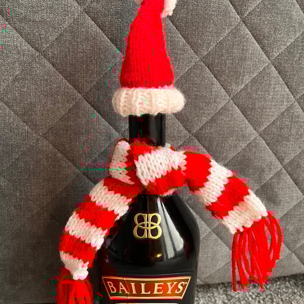 Knitted Christmas Bottle Decoration: Hat and Scarf Bottle Topper