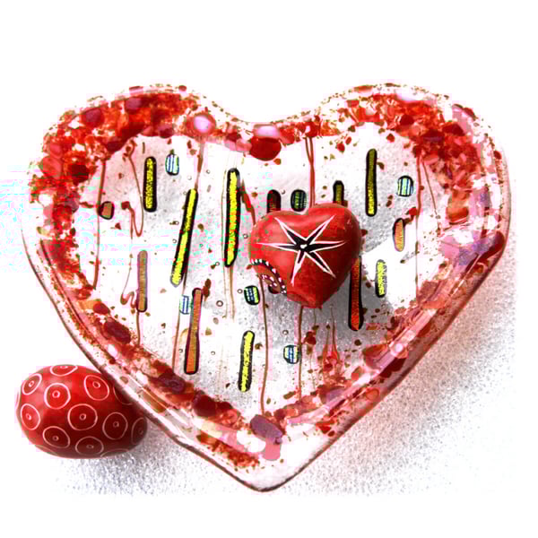 Fused Glass Valentine Heart Dish red Bordered Dichroic 15cm