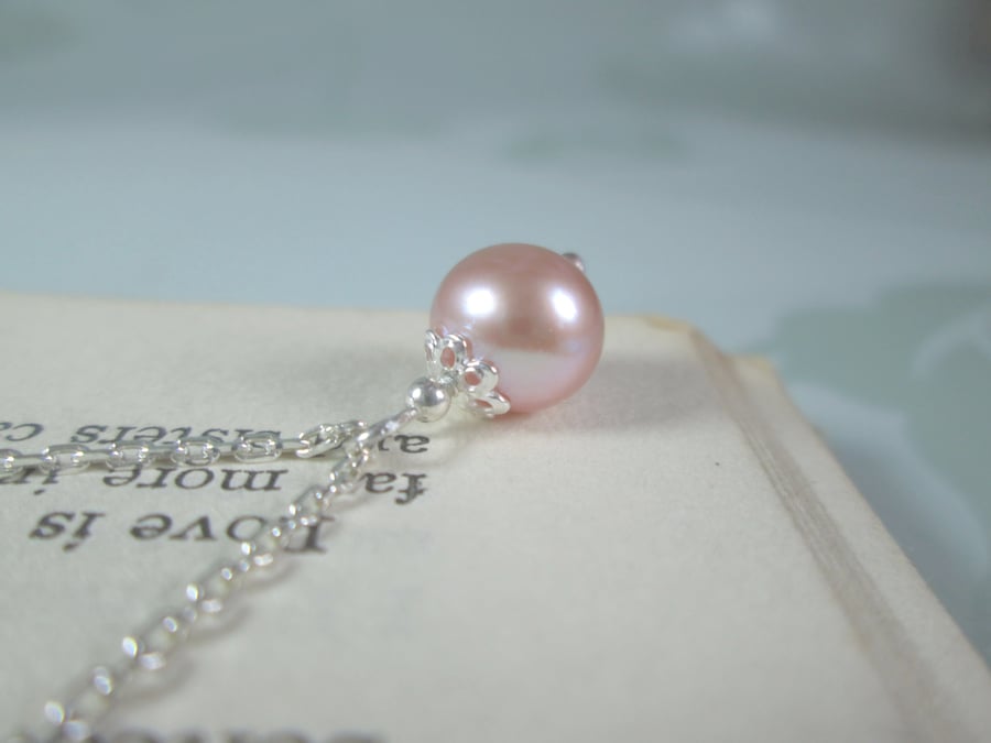 Pink Pearl Pendant Necklace