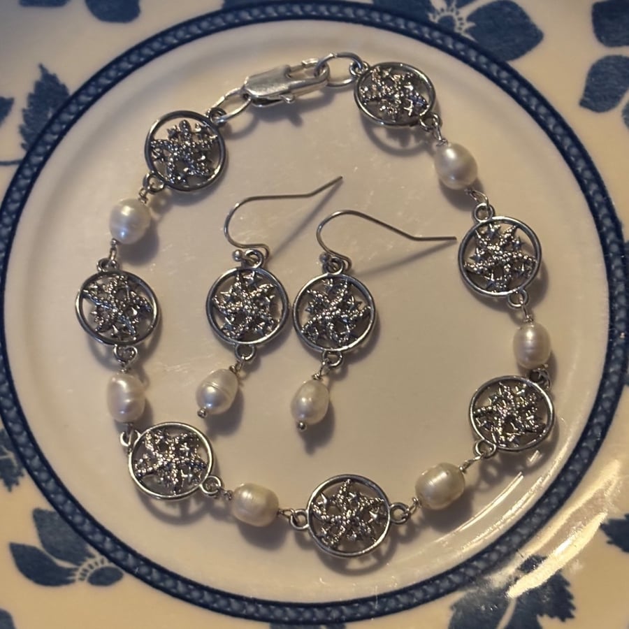 Beachy bracelet and earrings set 