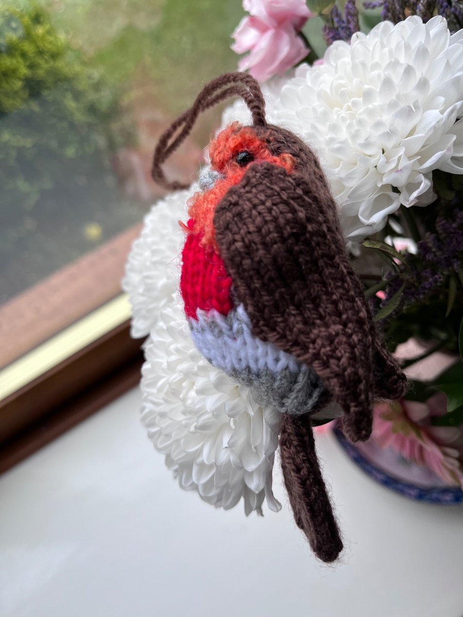 Robin redbreast bird tree decoration hand knit by me 