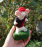 Golfing mouse    - needlefelt wool textile art.   - Image 5
