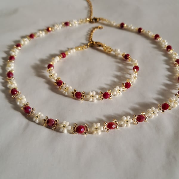 daisy Blossom Necklace & Bracelet Set – Handcrafted Floral Beaded Jewellery