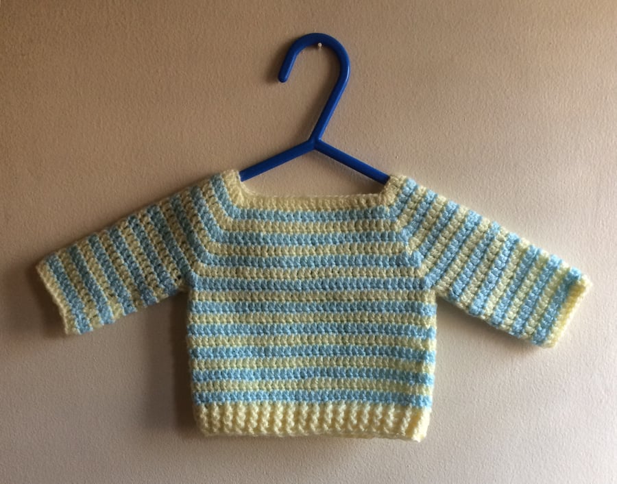 Crochet Baby Jumper. Tiny Baby