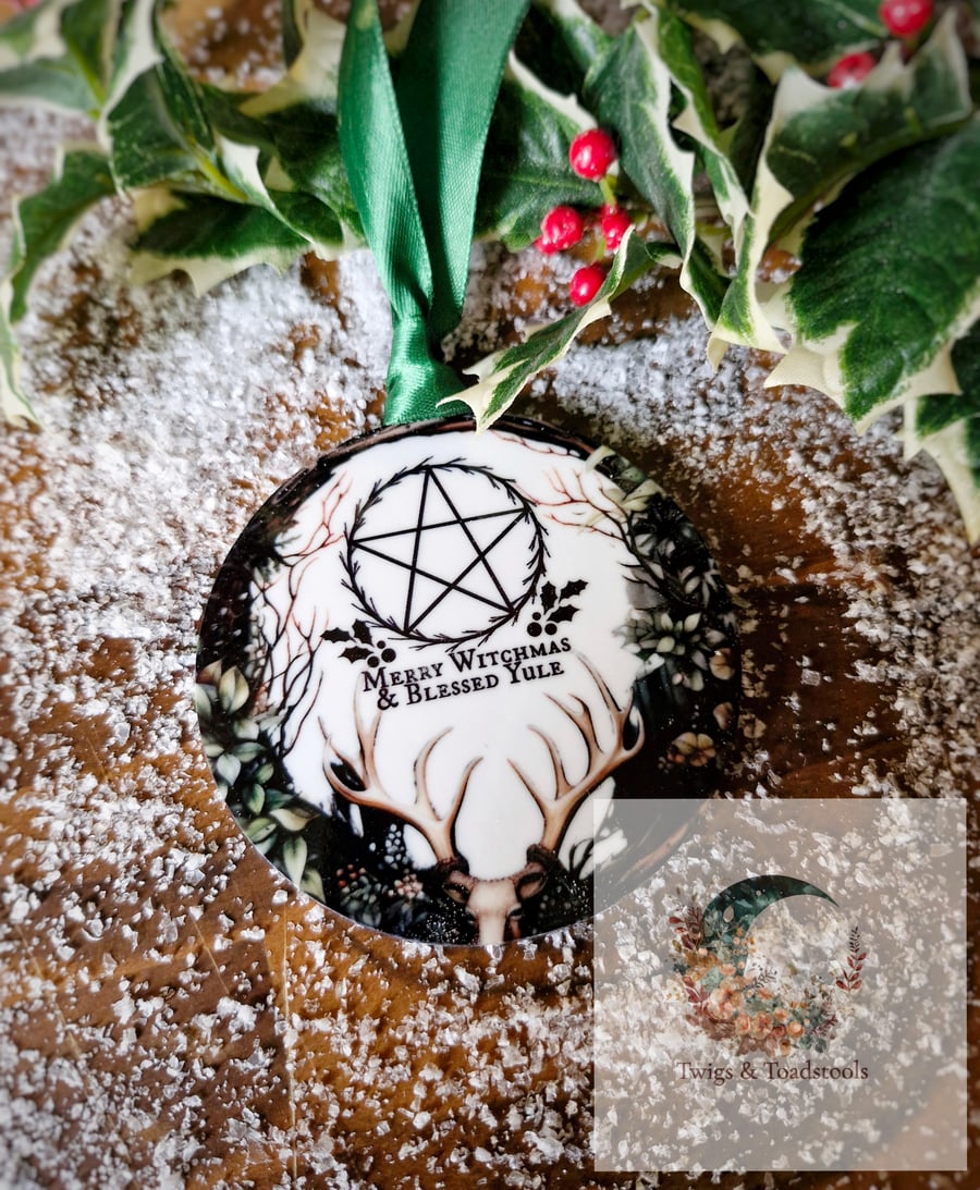 Witchmas yule bauble nature 
