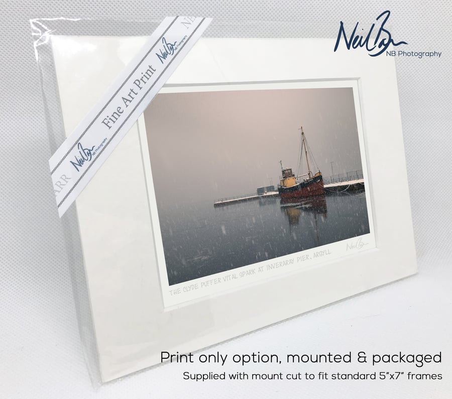The Clyde puffer Vital Spark at Inveraray pier - A6 (7" x 5") Unframed Print