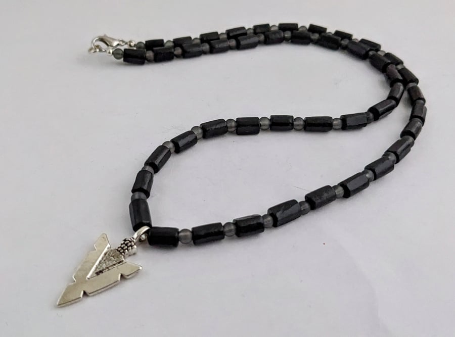 Black wooden bead necklace with arrowhead pendant - 1002726