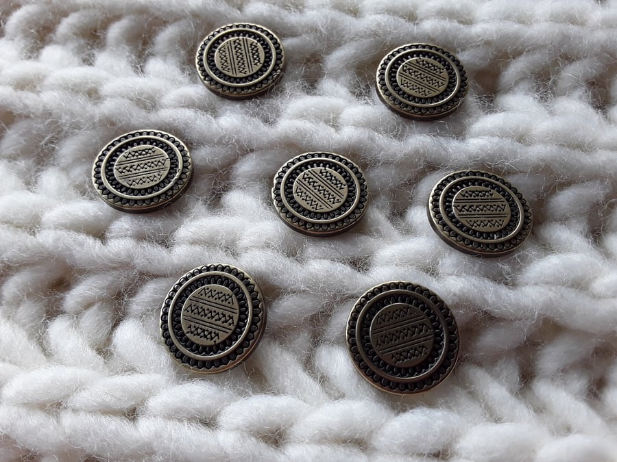 3 4"(almost) 18mm 28L buttons Antique Brass.