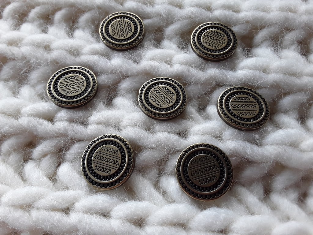 3 4"(almost) 18mm 28L buttons Antique Brass.