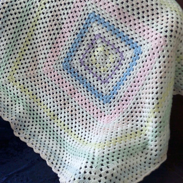 Vintage Style Granny Square Blanket in Pastel Shades