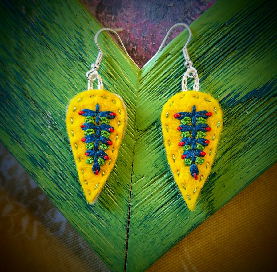 Hand embroidered pure wool felt earrings 