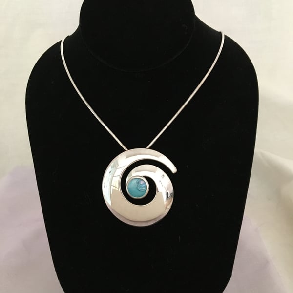 Large Swirl Pendant with Azure Centre