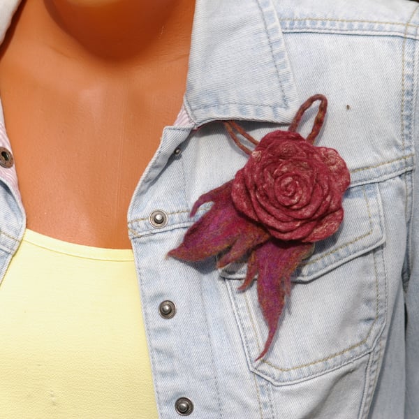 Handmade Felt Wool Flower Brooch – Soft Elegance
